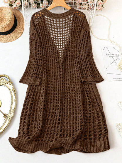 كارديجان ملون أنثوي بحجم كبير ذو تفاصيل بسيطة ومفرغة