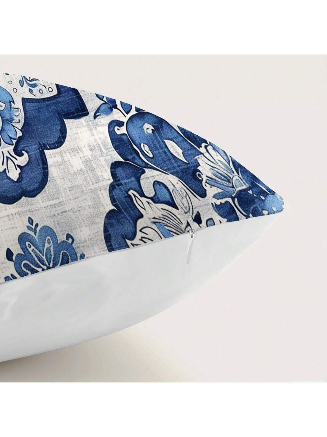 قطعة واحدة من غطاء وسادة بتصميم هندسي متماثل