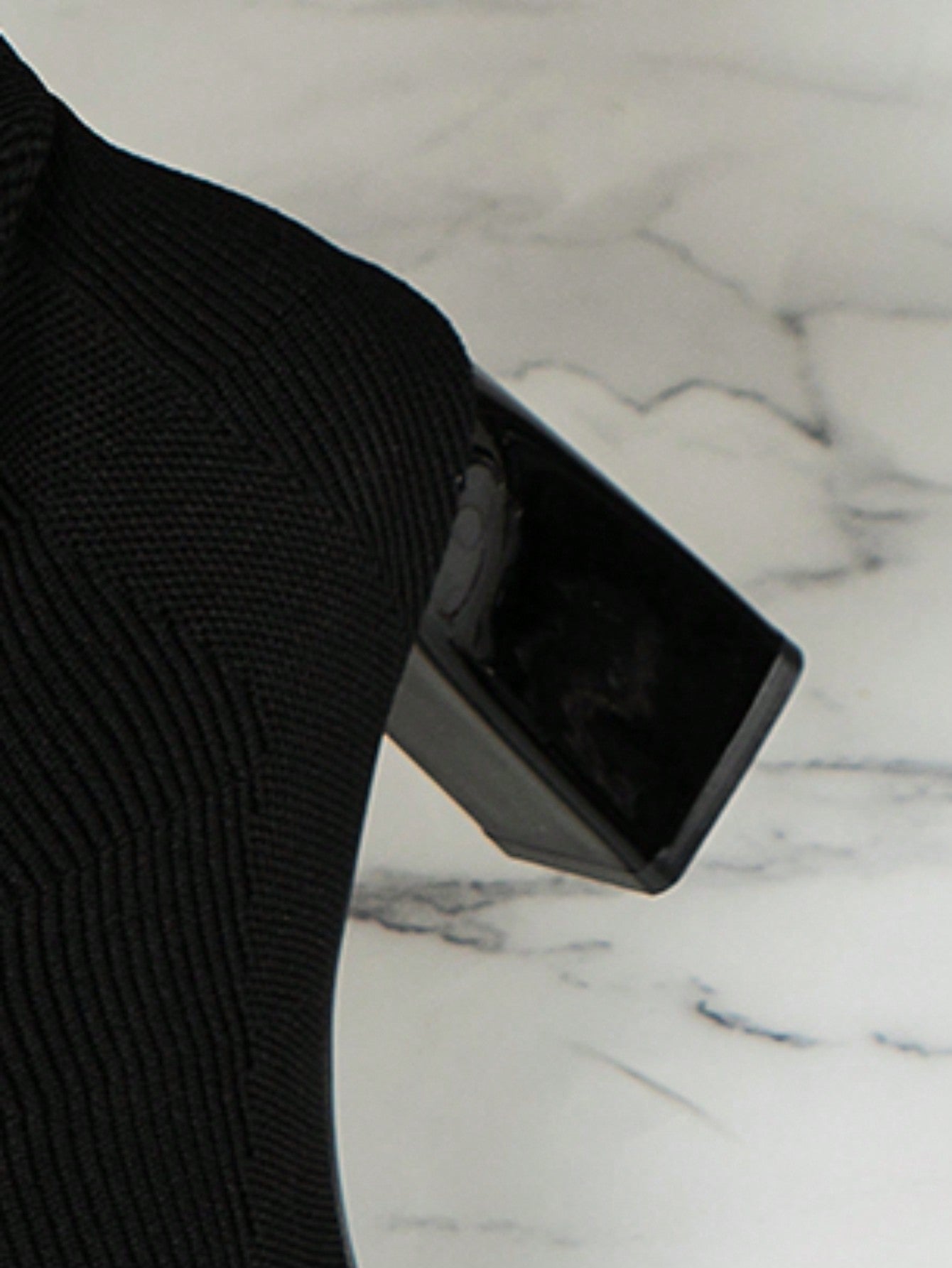 بوت غربية ذات كعب سميك مربعة الرأس للنساء