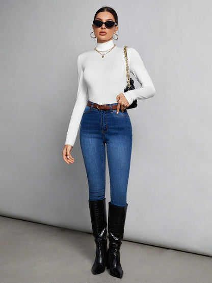 ملابس علوية أبيض عالي الياقة نحيف ذو لون أحادي مناسب للخريف والشتاء