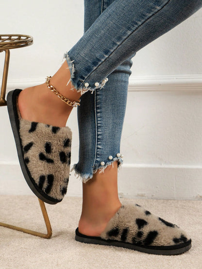 نعال منزلية للنساء والفتيات من القماش المخملي الأسود الناعم