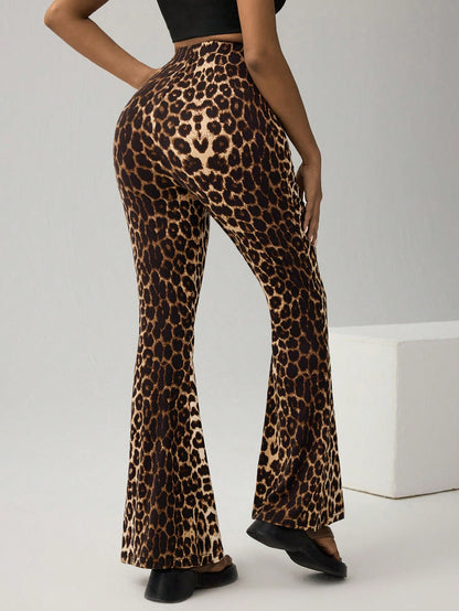 بنطلونات نسائية ذات خصر عالٍ وأرجل واسعة بطبعة نمر