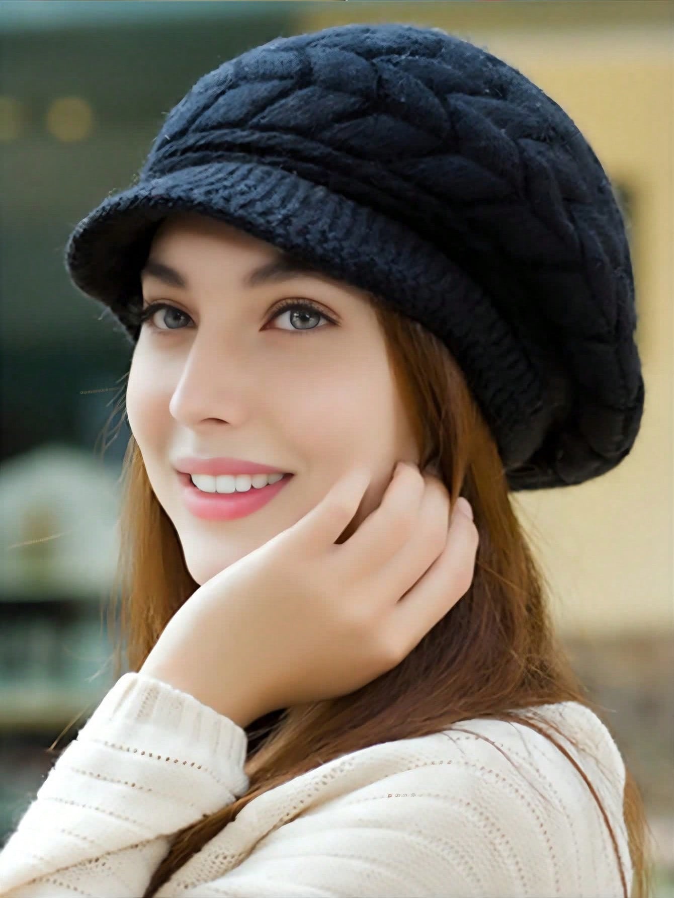 قبعة صغيرة نسائية