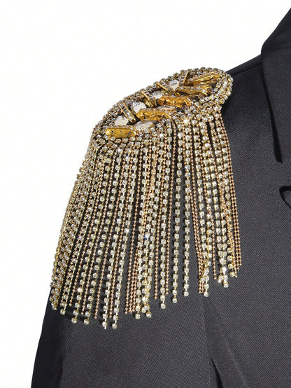 شارة للكتف مع تفاصيل زخرفية لتزيين الملابس