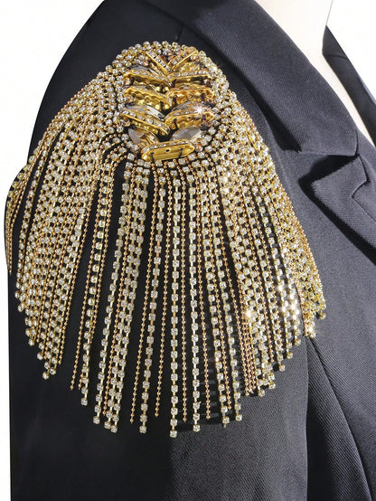 شارة للكتف مع تفاصيل زخرفية لتزيين الملابس