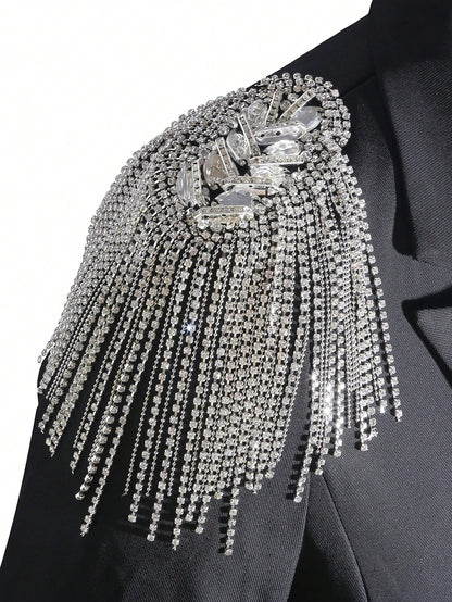 شارة للكتف مع تفاصيل زخرفية لتزيين الملابس