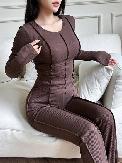 اطقم نسائية منسقة