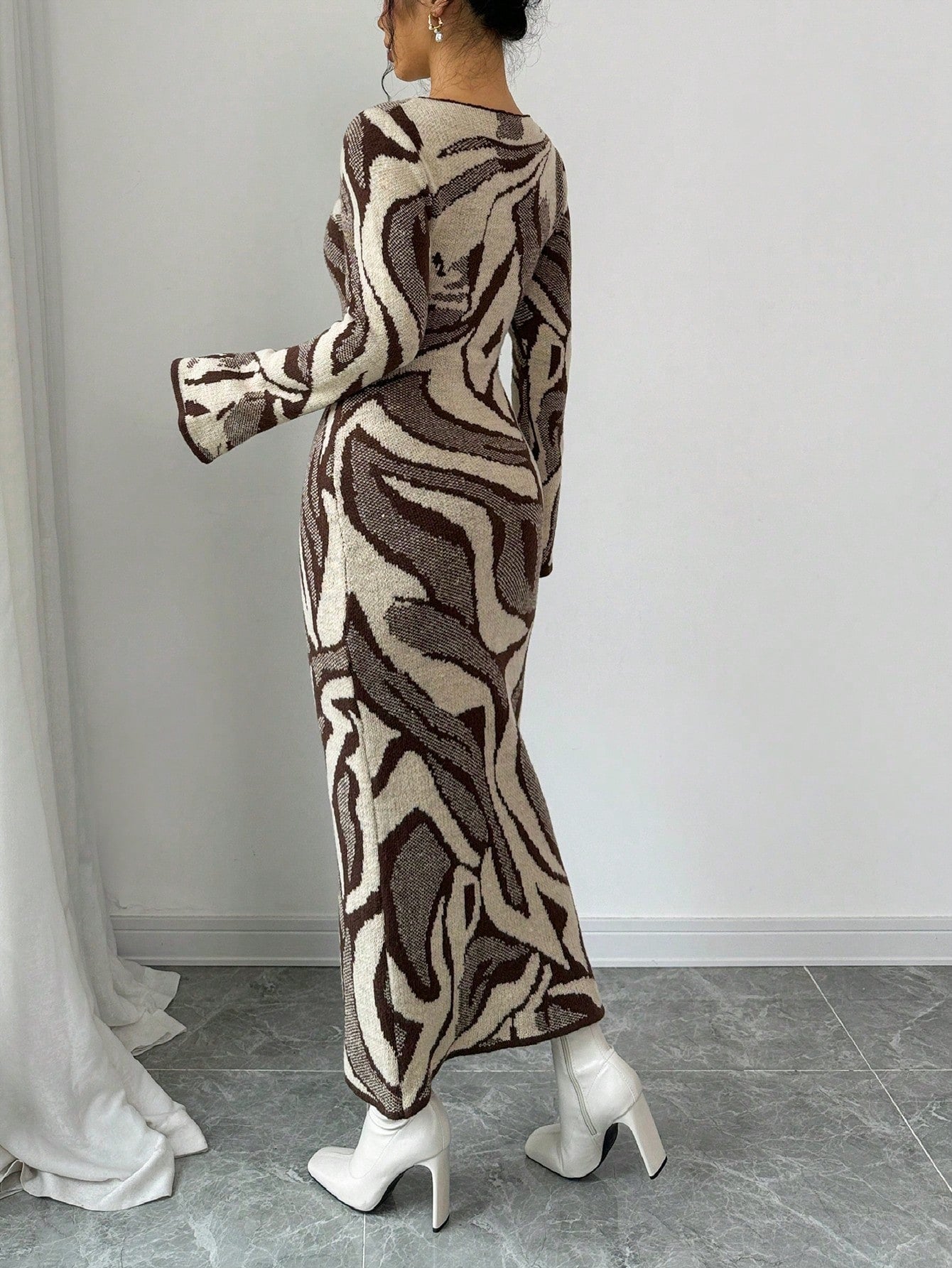 فستان بتنورة مفلطحة مع أكمام مطبوعة ملائم للنساء، خريف وشتاء