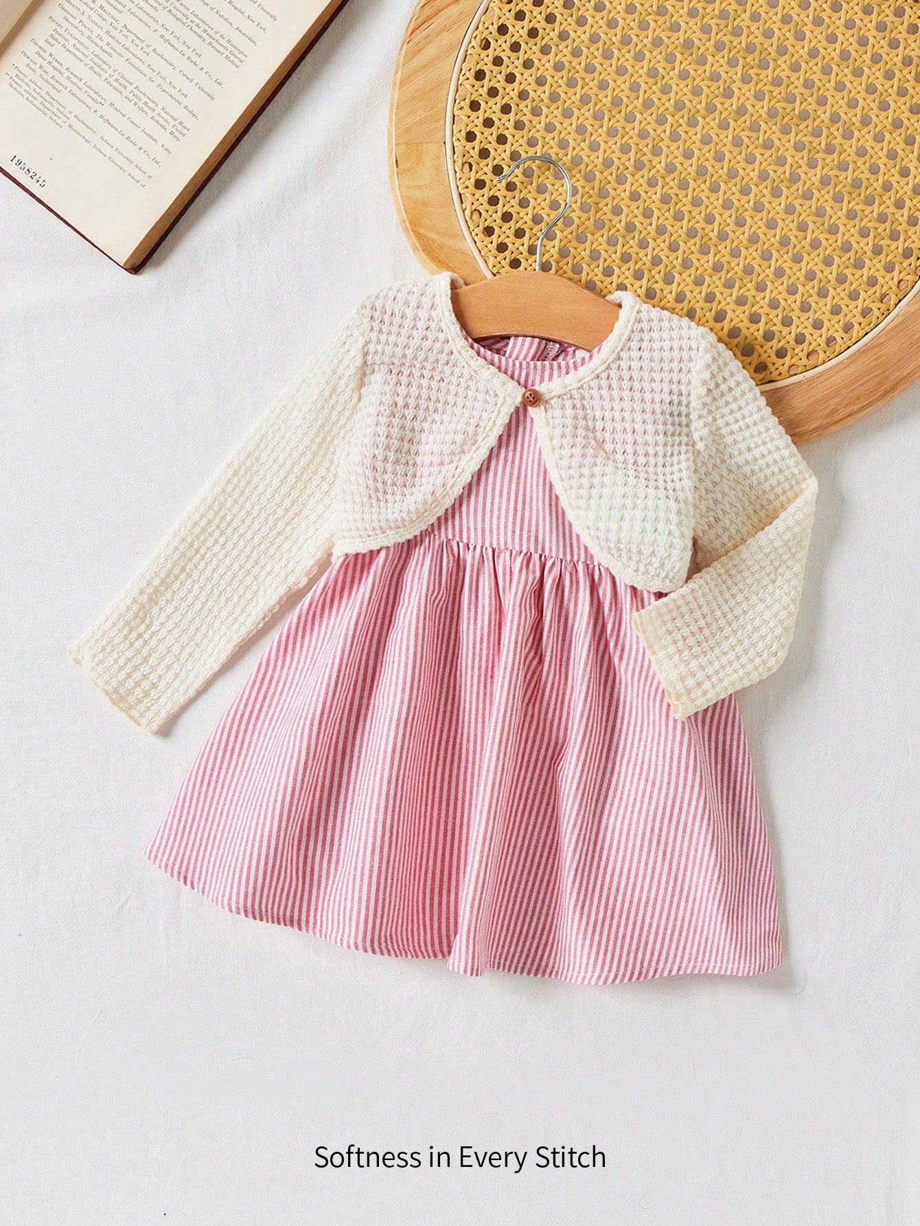 أطقم للأطفال البنات