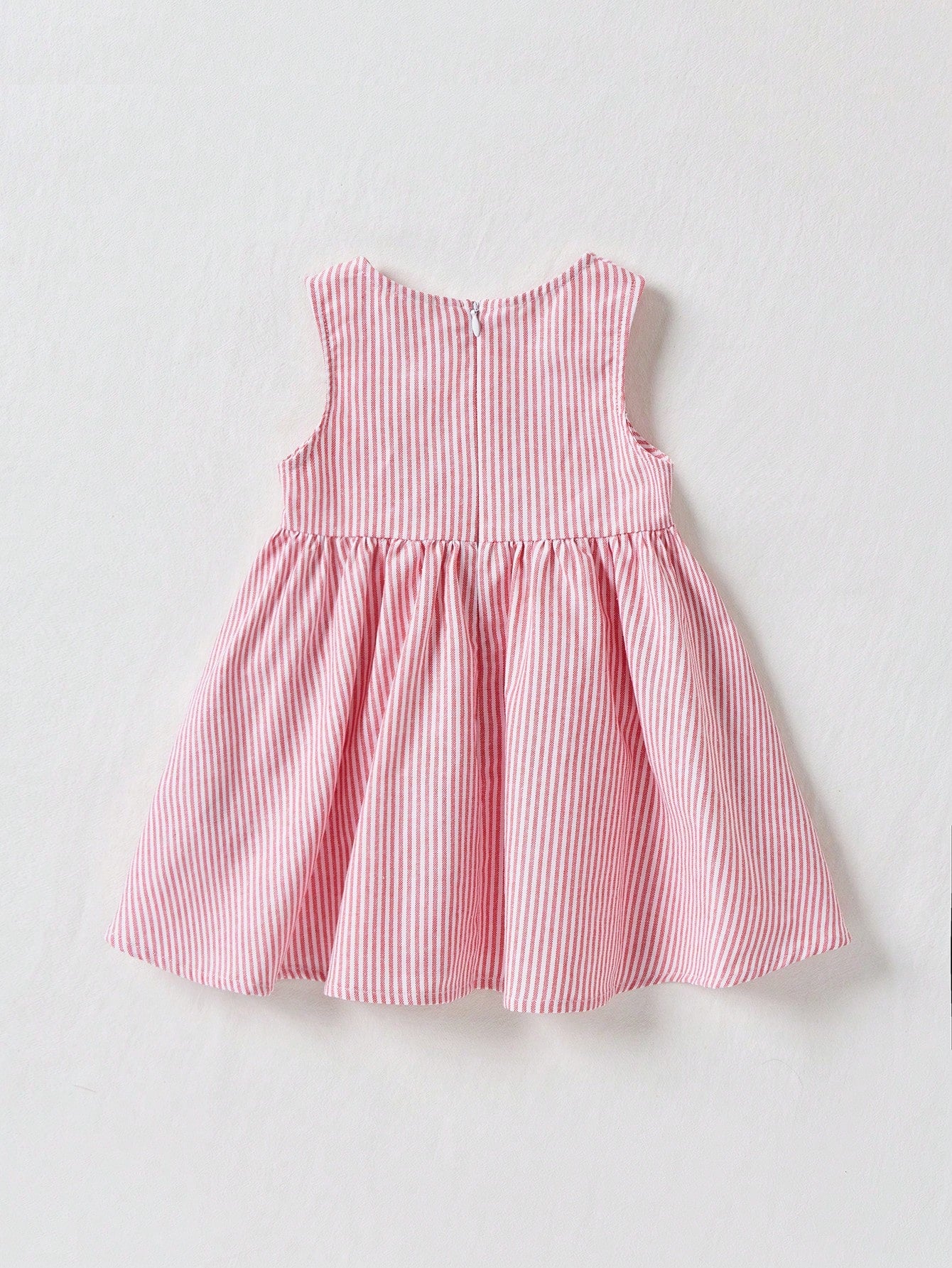 أطقم للأطفال البنات