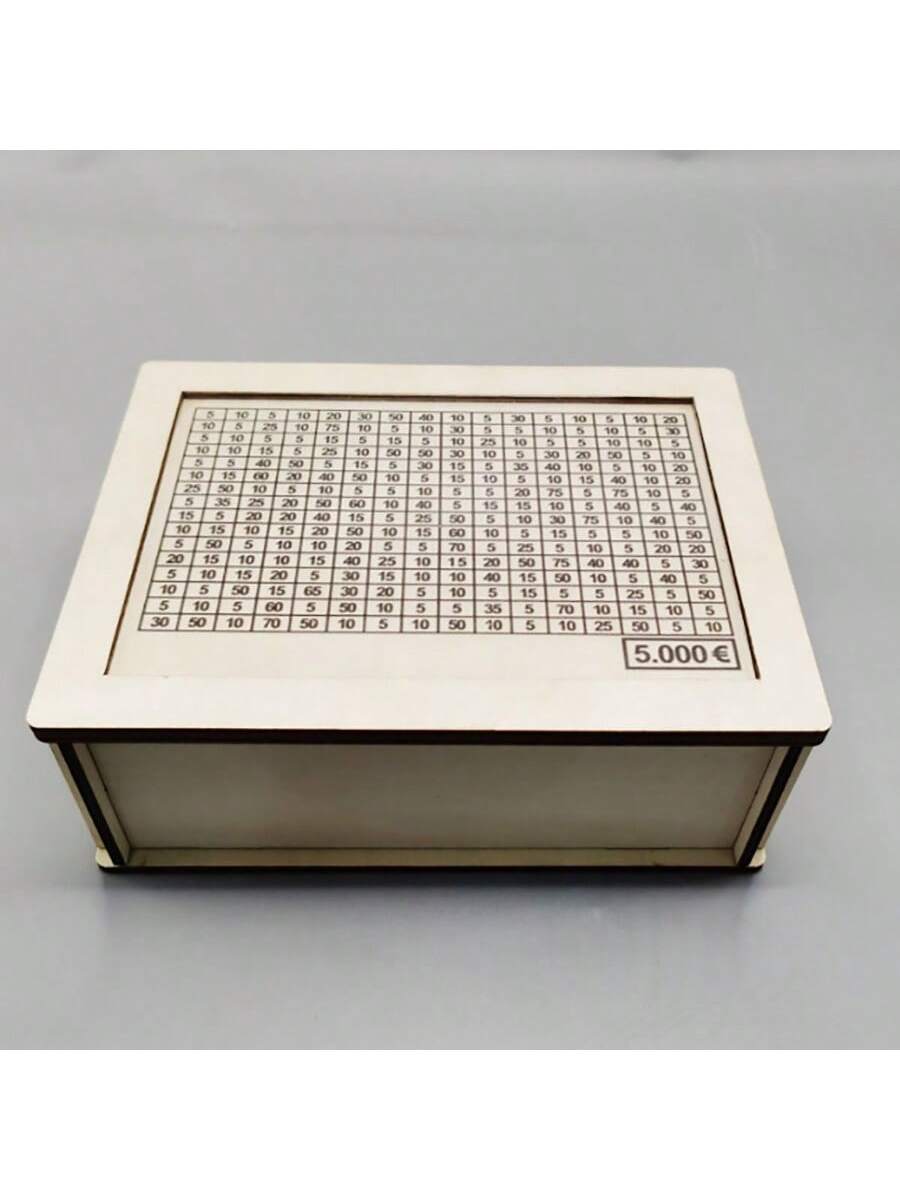 صندوق أموال خشبي أبيض يحتوي على عداد لمكتب المنزل لتوفير النقد