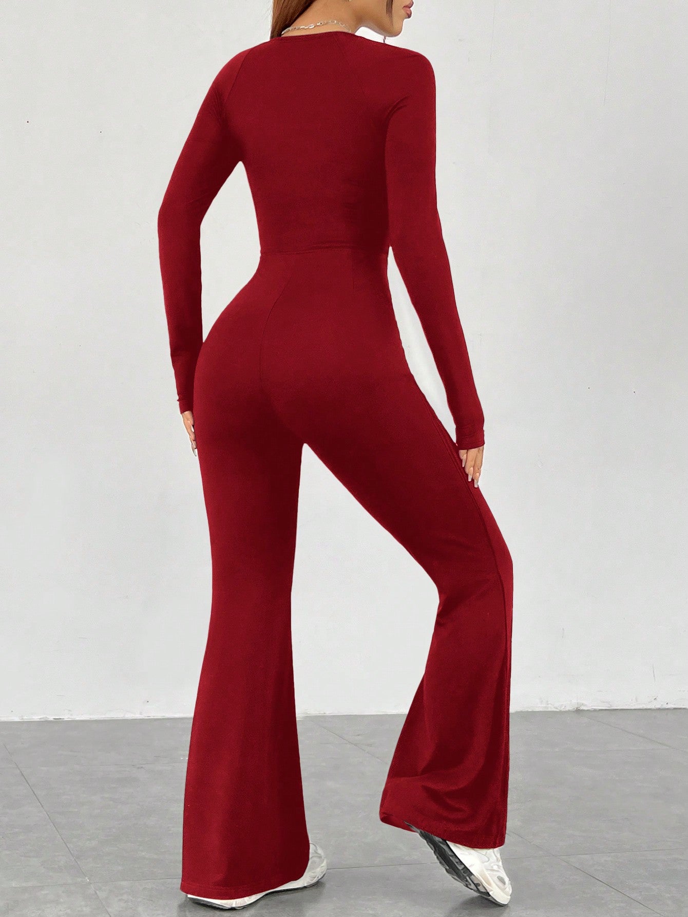 بذلة نسائية ذات كتف واحد مخططة مُنسوجة فضفاضة