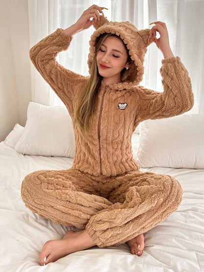 جمبسوت نوم من القطيفة مطرزة بالدب مزخرفة