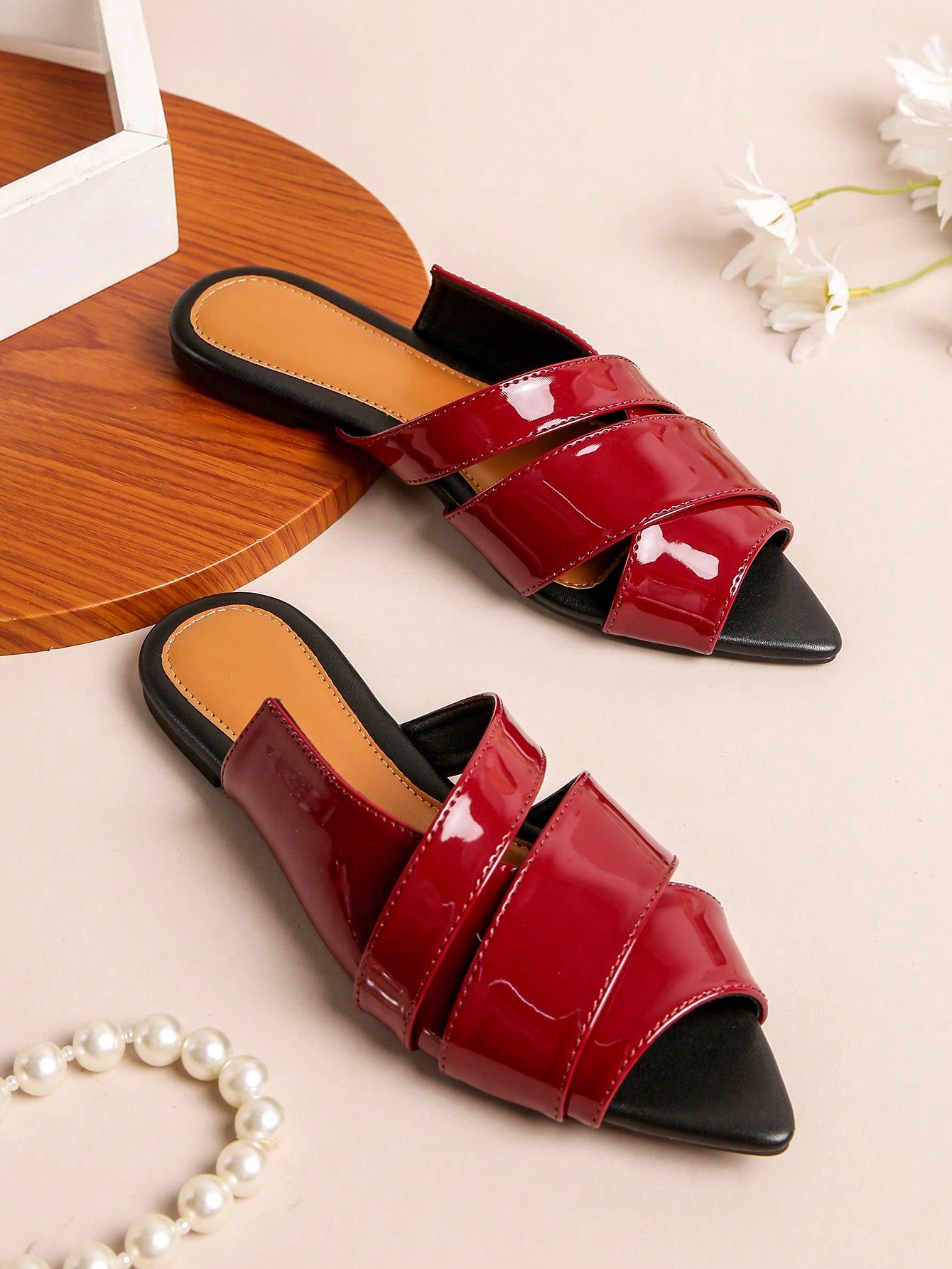 صنادل نسائية