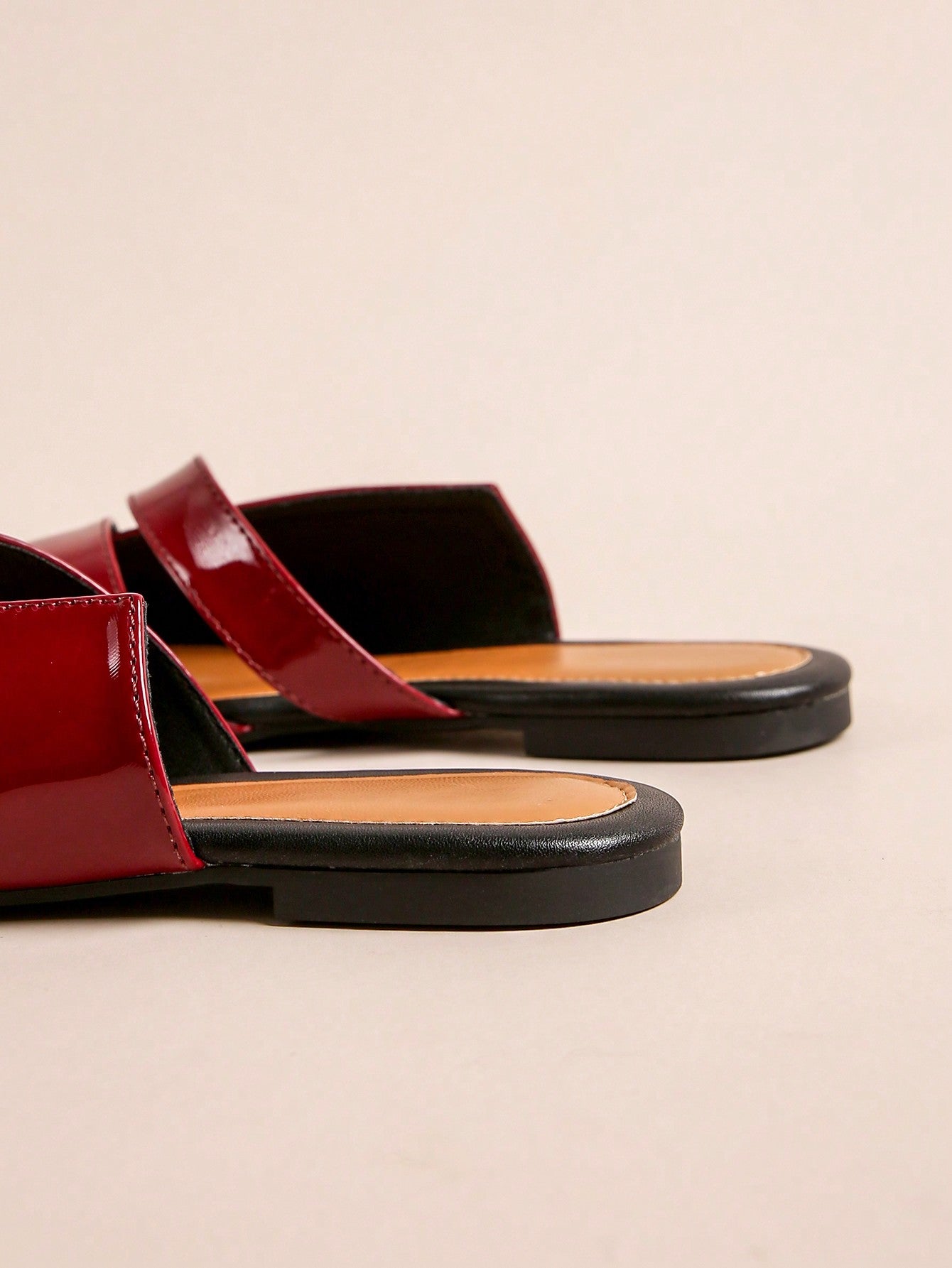 صنادل نسائية