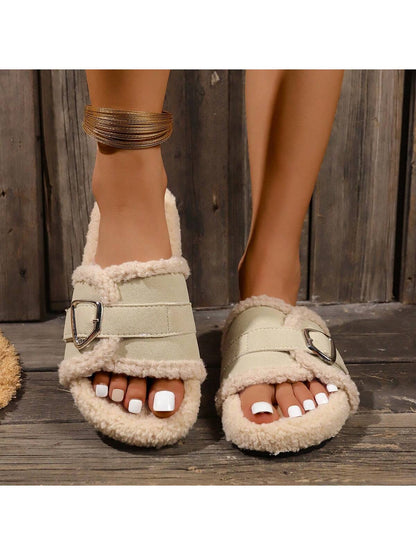 صنادل عصرية من الفرو الصناعي للنساء