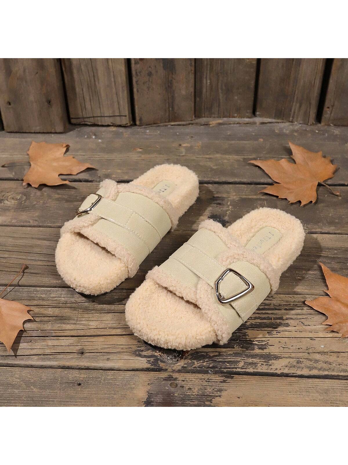 صنادل عصرية من الفرو الصناعي للنساء