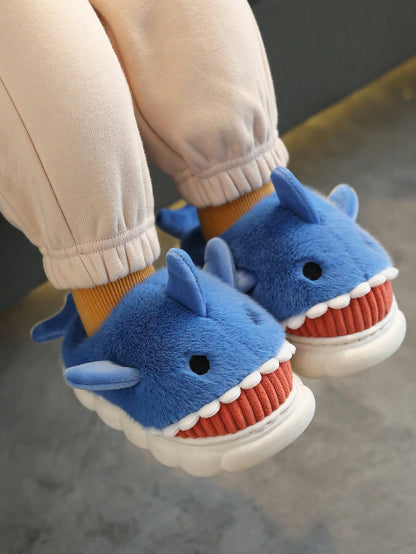 زوج واحد من النعال المنزلية للأطفال الرضع بتصميم القرش الفاخر ، مناسبة للشتاء