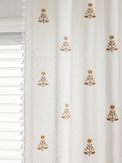 ستارة مطرزة بزهور