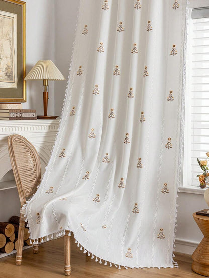 ستارة مطرزة بزهور