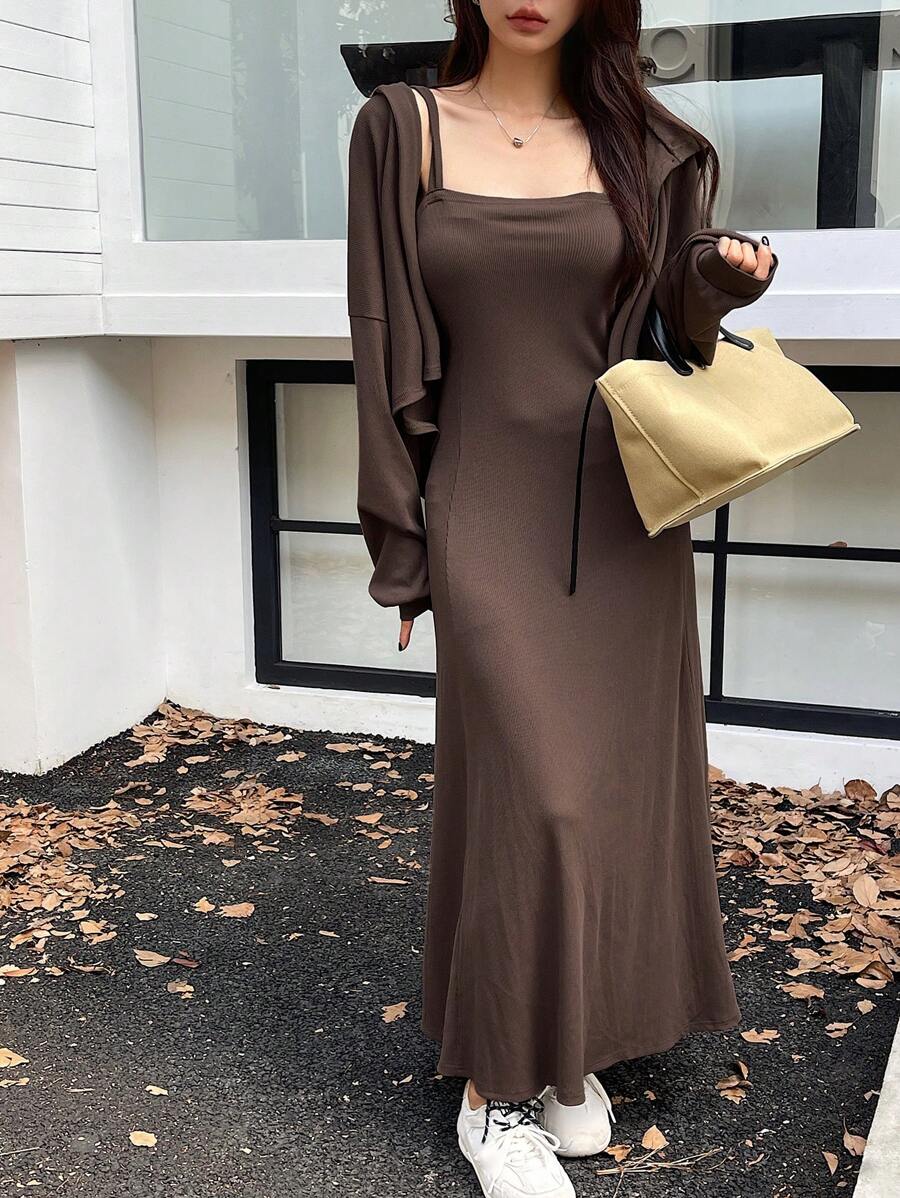 طقم فستان أحادي اللون بدون أكمام وجاكيت ذو أكمام طويلة