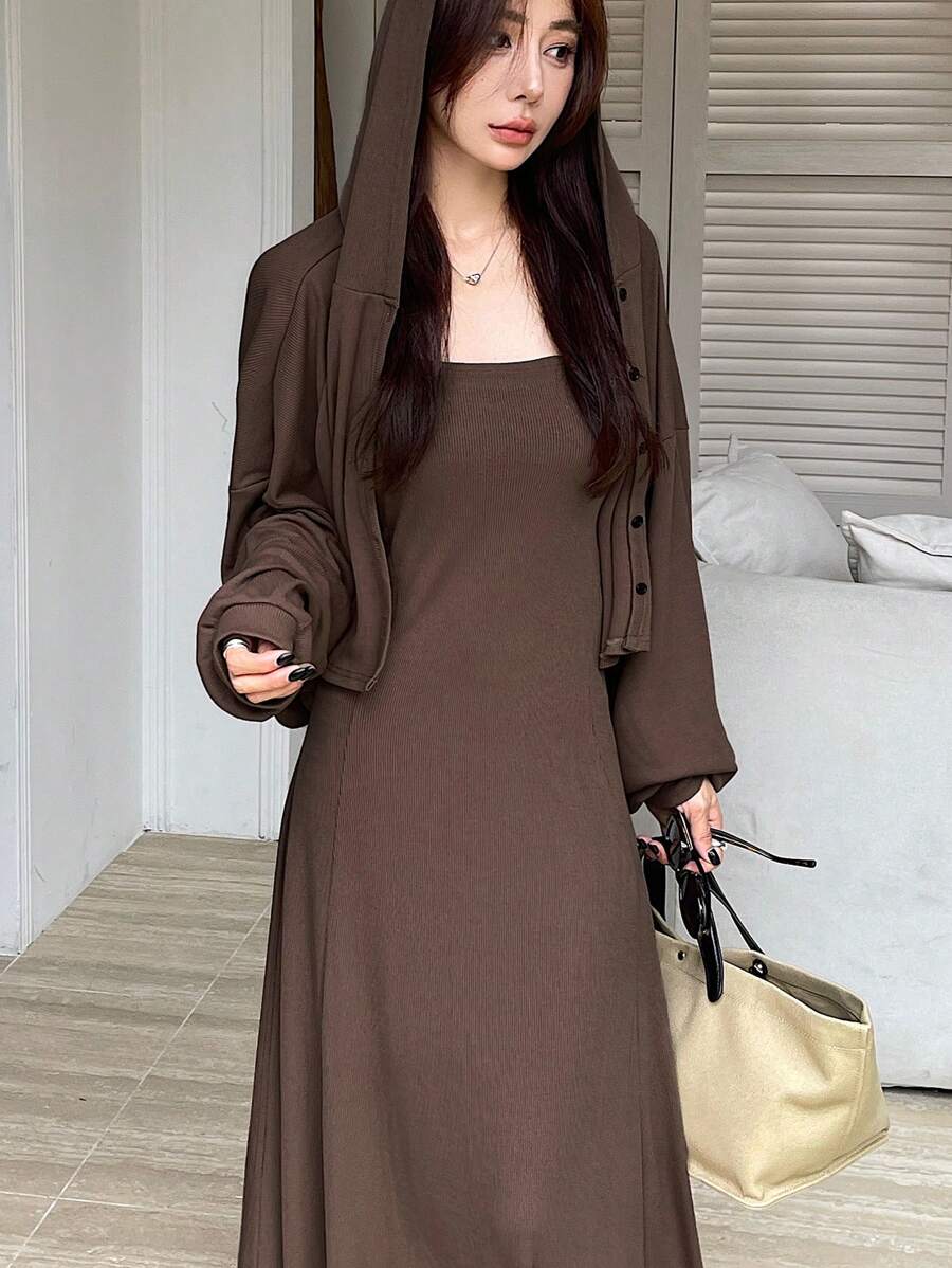 طقم فستان أحادي اللون بدون أكمام وجاكيت ذو أكمام طويلة