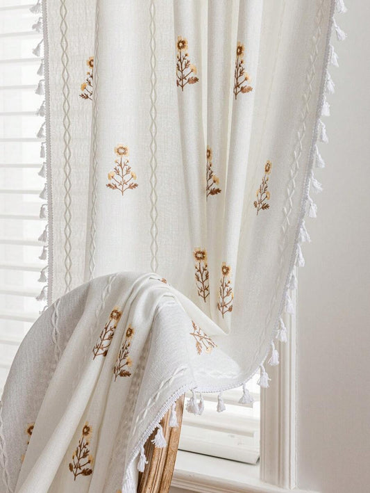 ستارة مطرزة بزهور