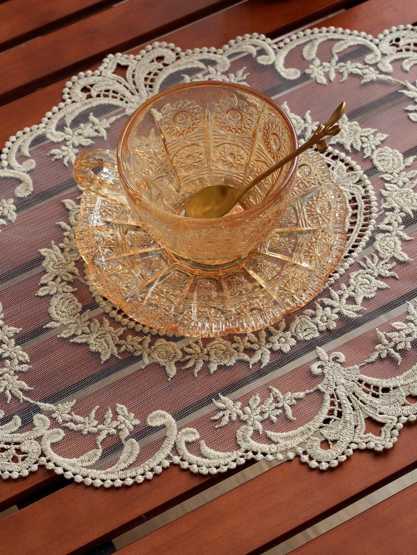 قطعة واحدة مفرش مطرز بالزهور