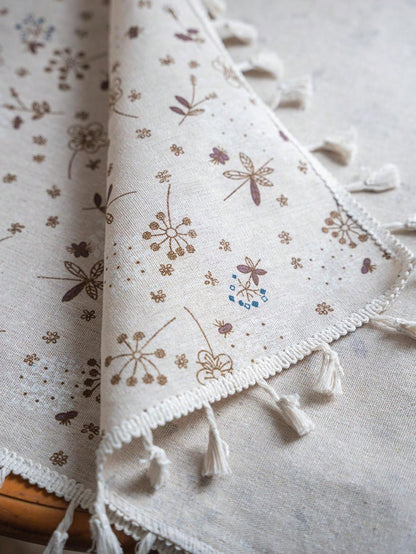 مفرش طاولة بطباعة زهرية