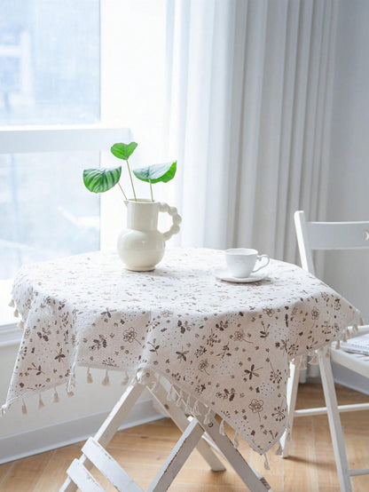 مفرش طاولة بطباعة زهرية