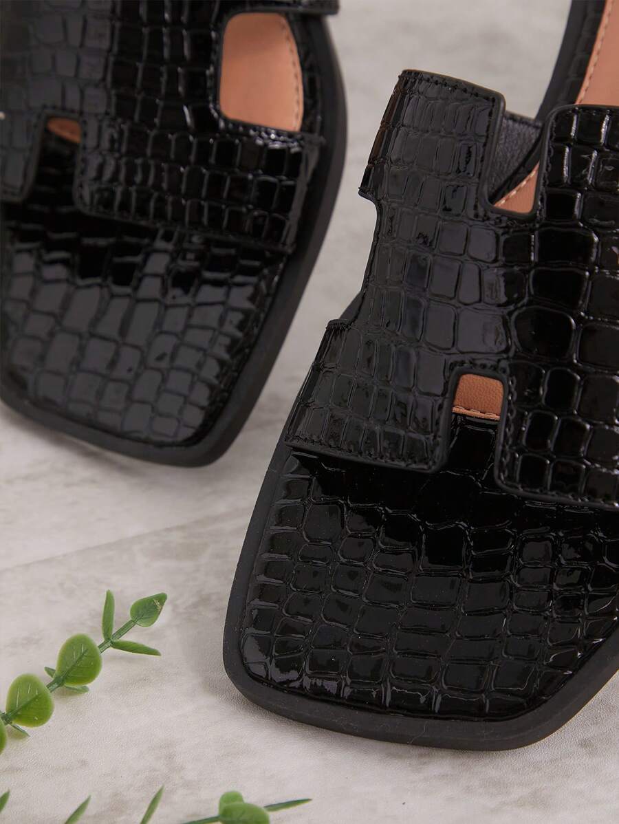 صنادل نسائية