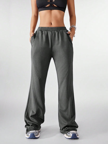 سروال رياضي قطعات متداخلة أحادي اللون ، بنطلون رياضي, بدلة رياضية يومية وكاجوال , ملابس متناسقة, بنطلون رياضي متراكب, بنطلون فضفاض، رمادي