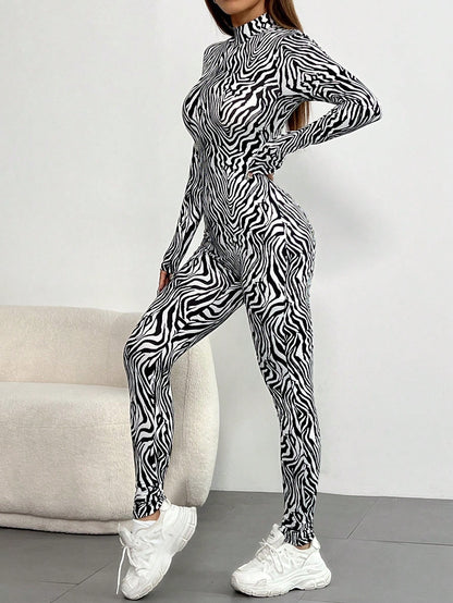 جمبسوت رقبة عالية بأكمام طويلة بنقشة الزيبرا موضة قطعة واحدة