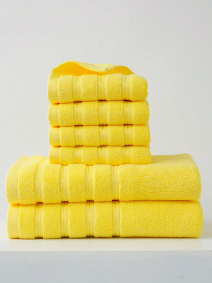 مناشف ذات لون واحد