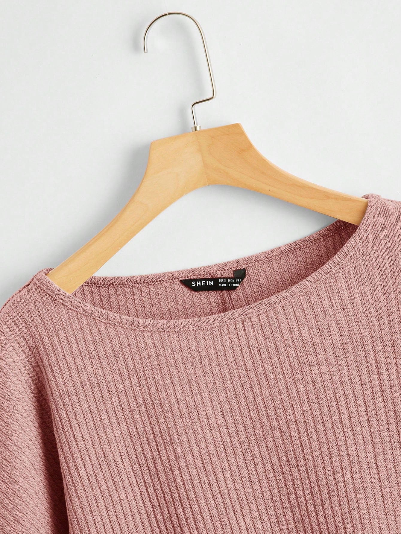 بلوزة رياضية أنيقة بياقة طاقم للنساء مع أكمام خفافيش فضفاضة للربيع والخريف