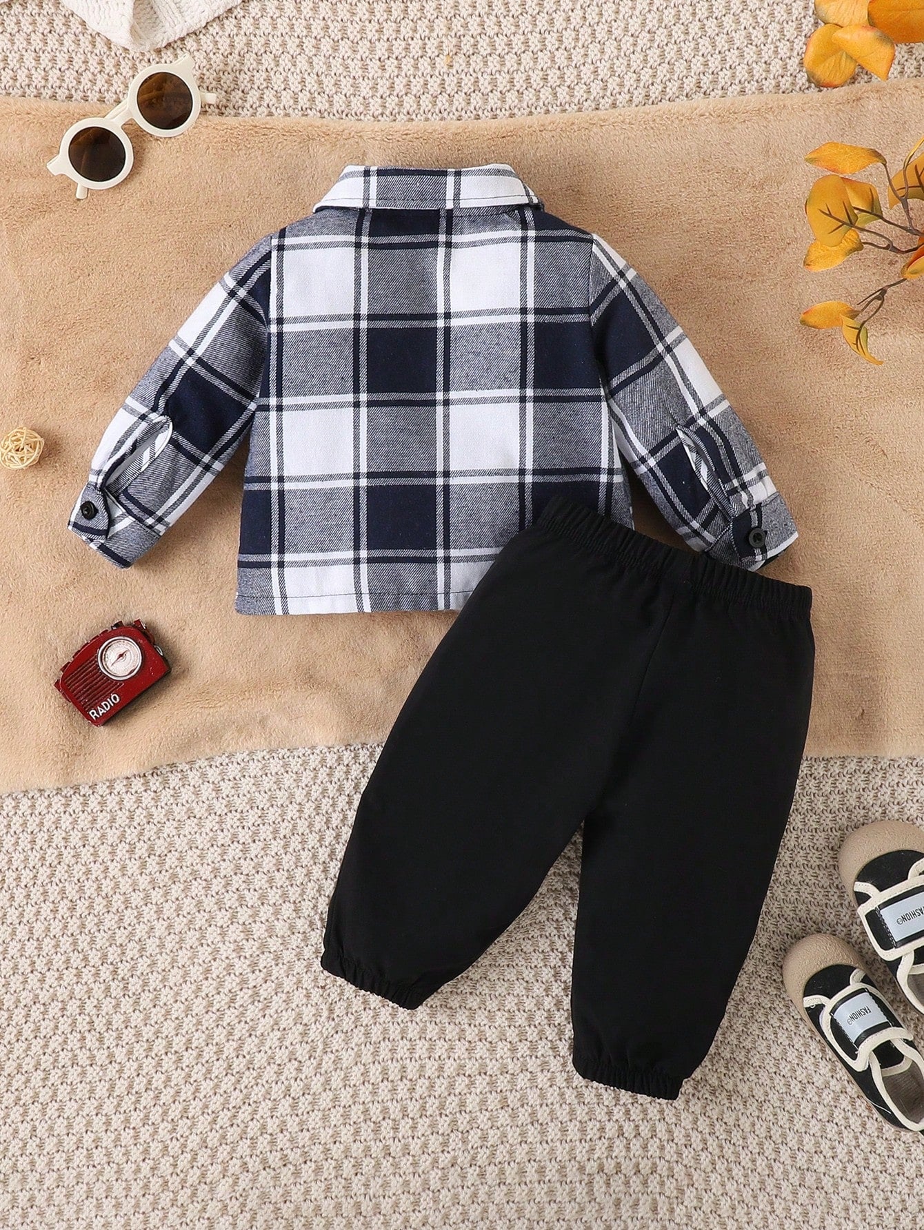 طقم قميص طفل ذكر مربع والبنطلون أحادي اللون 2 قطعة، ربيع خريف