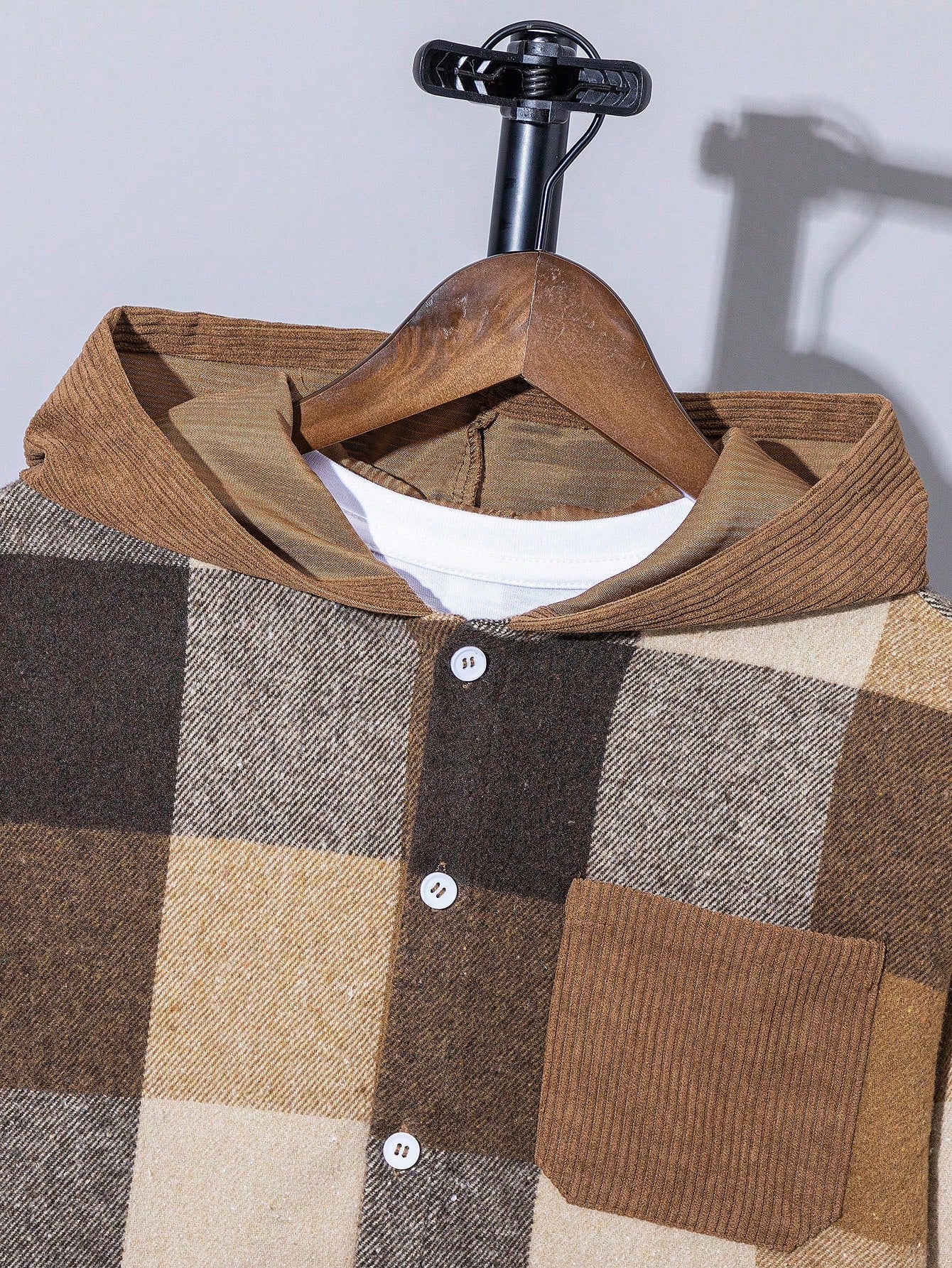 قمصان فتى صغير