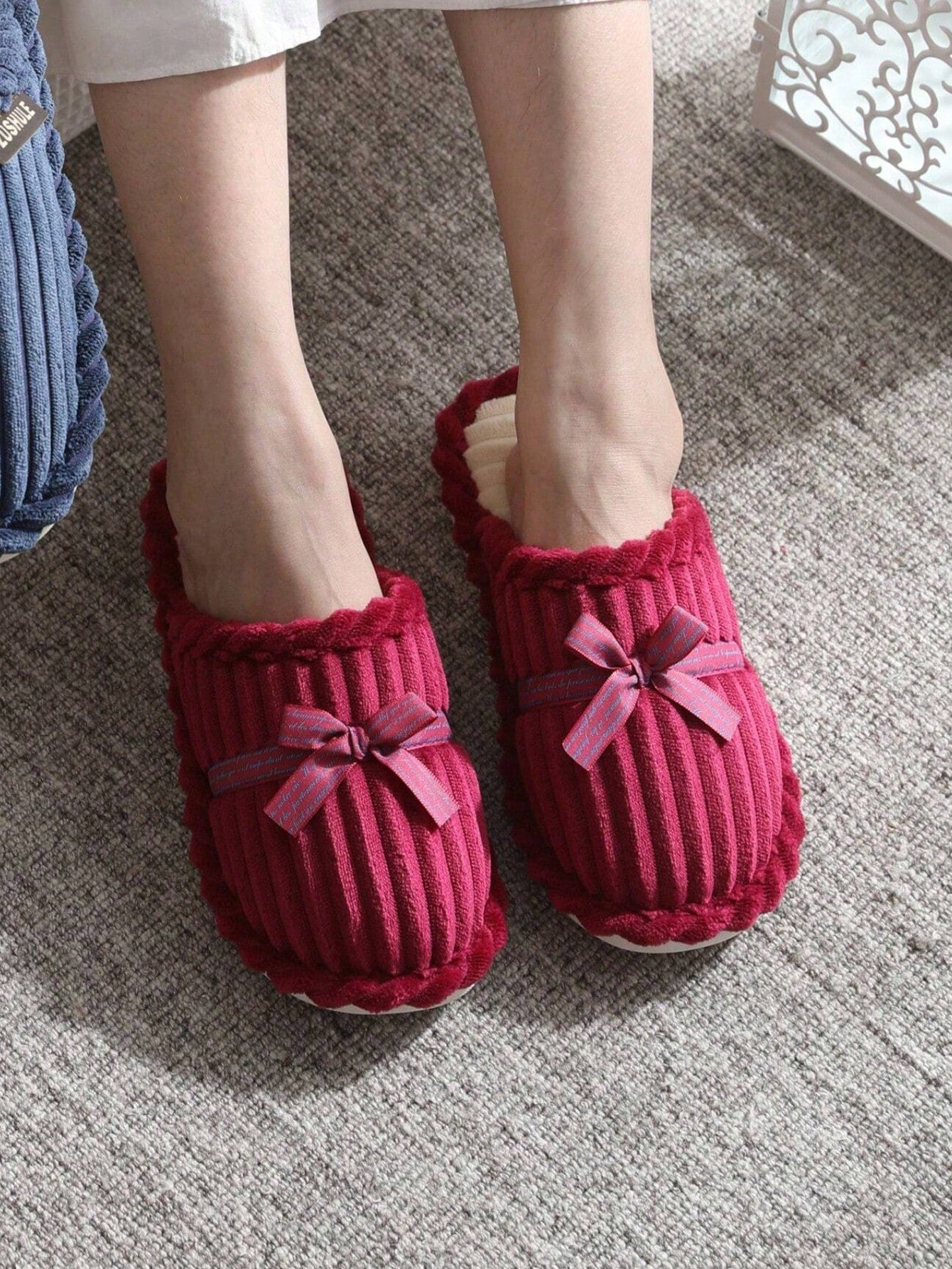 زوجان من الأحذية المبطنة بالرباط على شكل فراشة لون أحمر ساخن 2قطعات 2024 الحديث، للإستخدام الداخلي والخارجي، خريف/شتاء