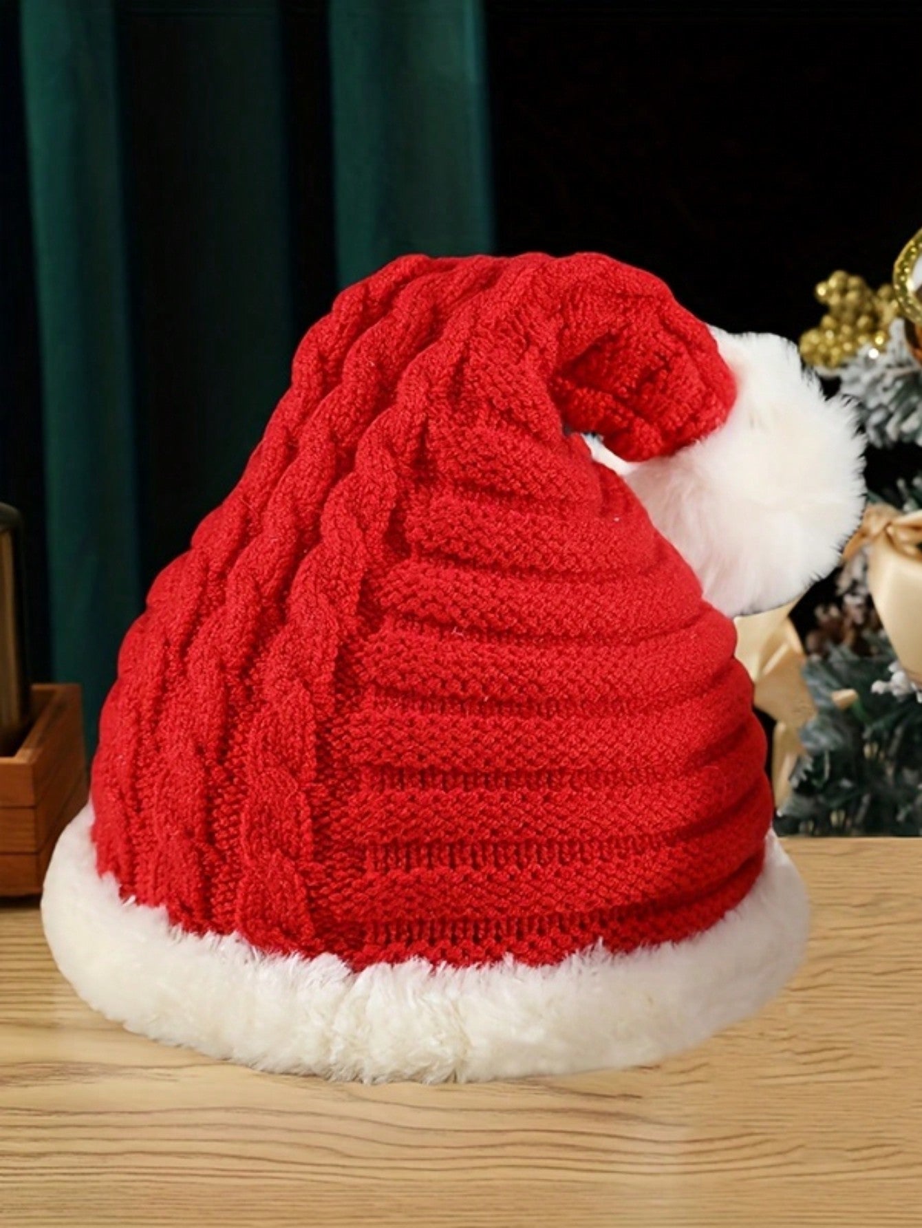 قبعة عيد الميلاد الحمراء احتفالية مع بوم بوم فاخر، قبعة شتوية