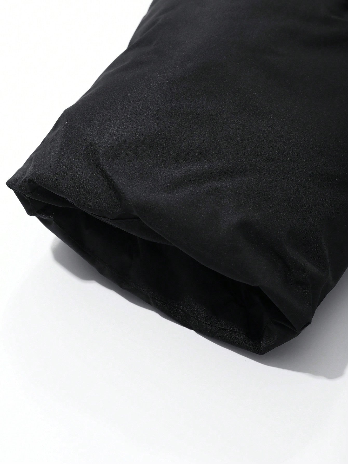 معطف سميك بأكمام منسدلة وسحاب وجيوب