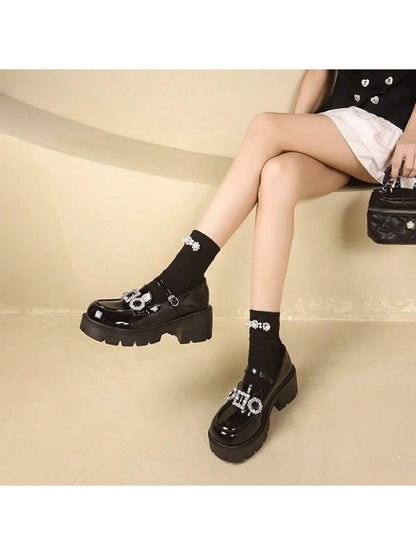 حذاء مسطح عصري متعدد الاستخدامات