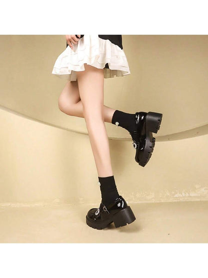 حذاء مسطح عصري متعدد الاستخدامات