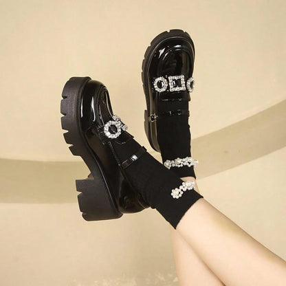 حذاء مسطح عصري متعدد الاستخدامات