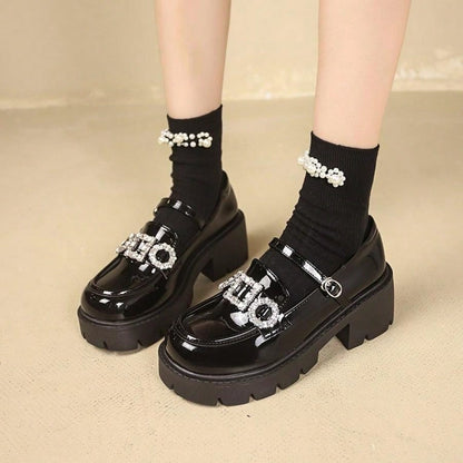 حذاء مسطح عصري متعدد الاستخدامات