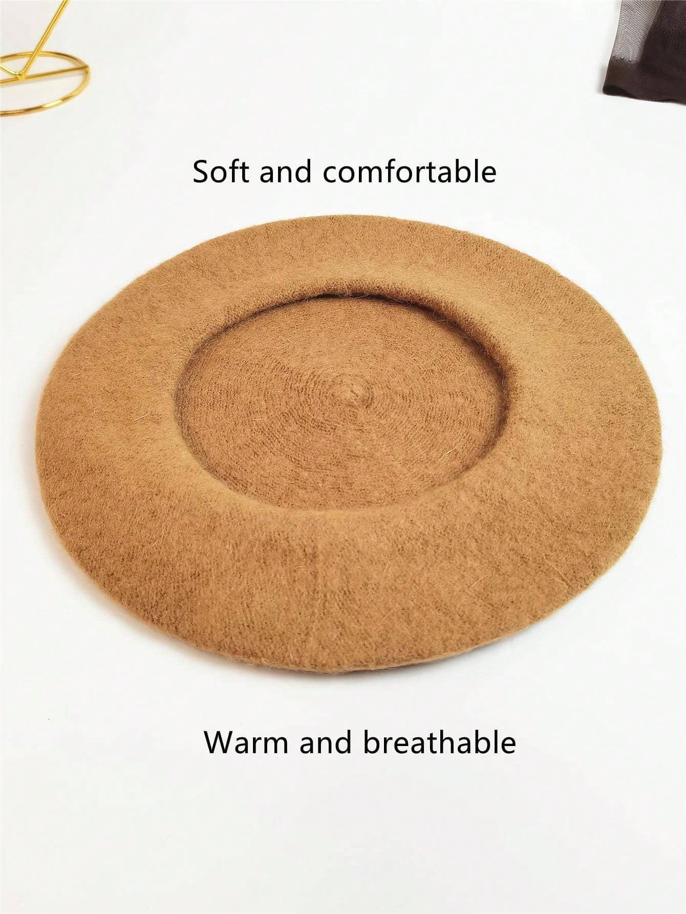 قبعة بيريه مُطرزة