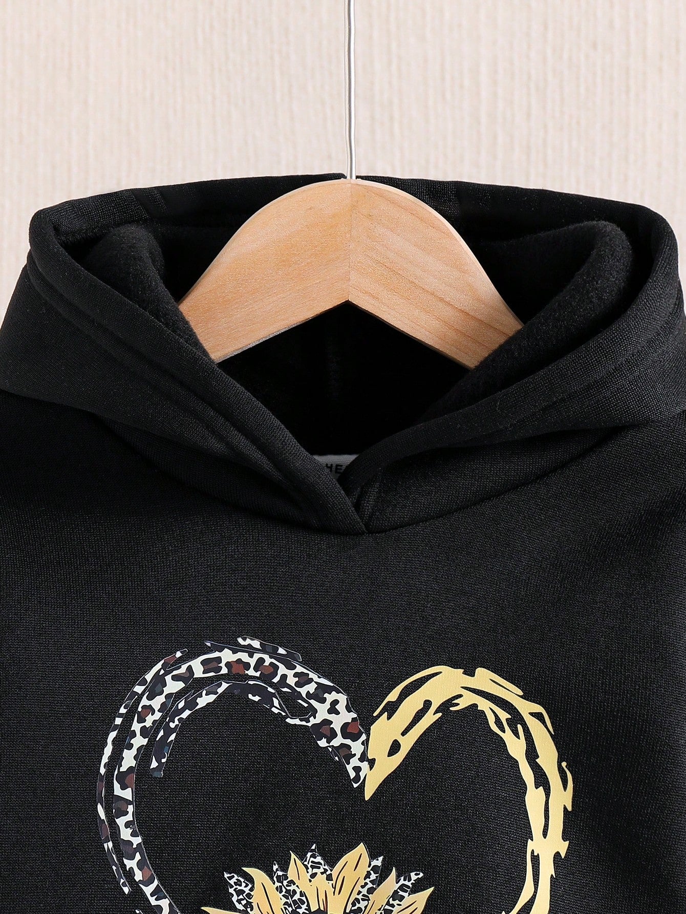 اطقم بنات صغار