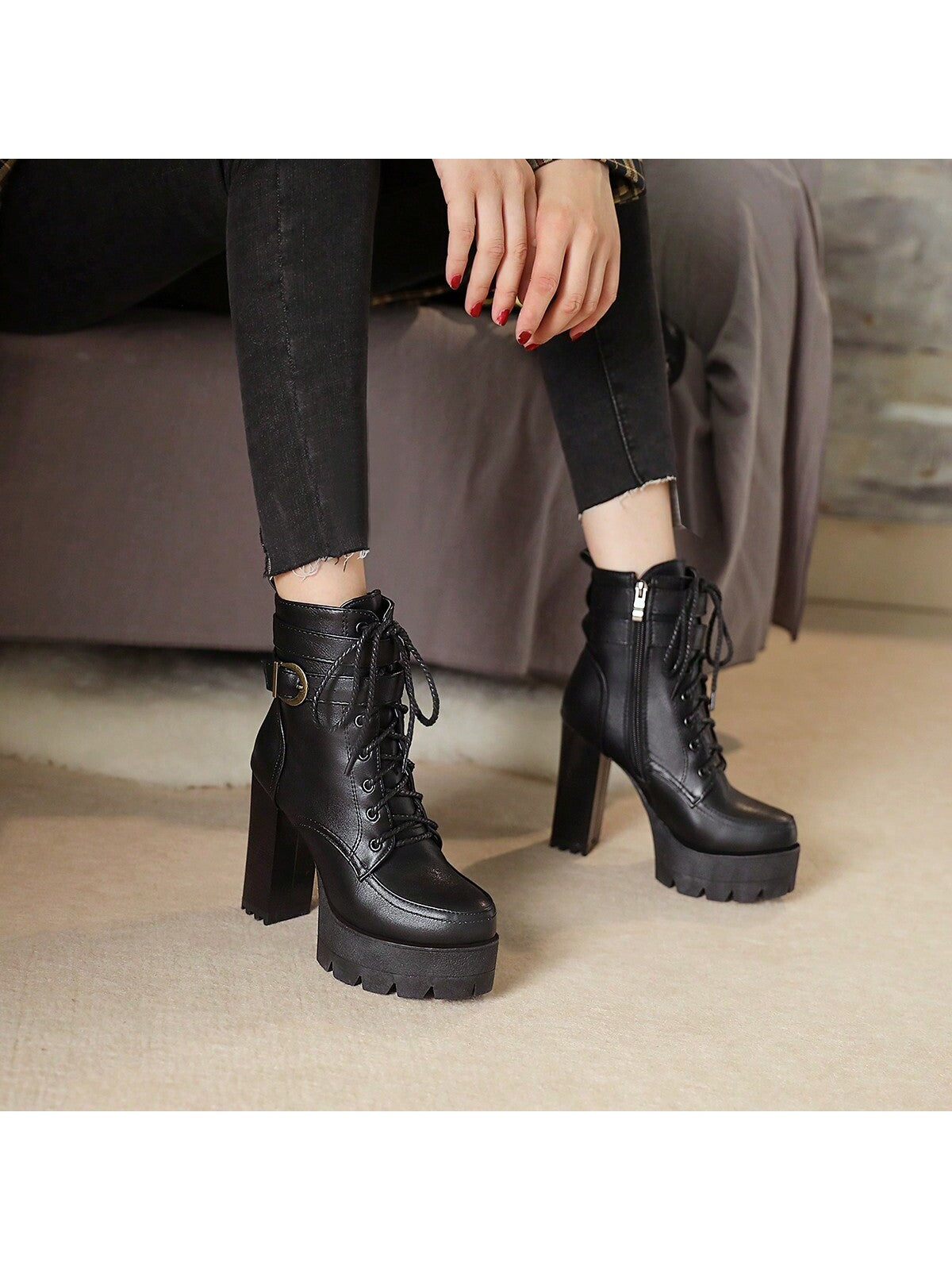 بوت قصيرة للنساء سميكة الرقبة دافئة الفرو