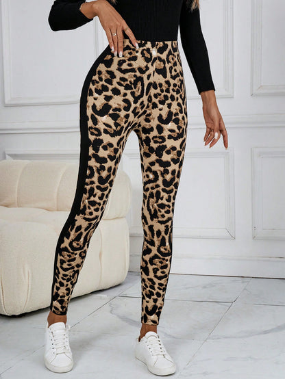 سروال لاسيكي للنساء بخصر مطاطي بلمسات بشرقال وبتصميم لباس رياضي