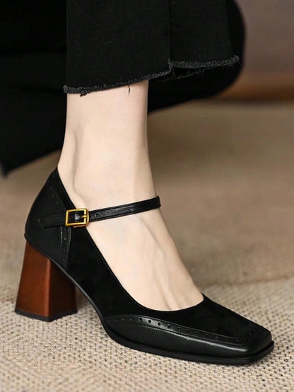 حذء نسائي بكعب مربع