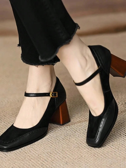 حذء نسائي بكعب مربع